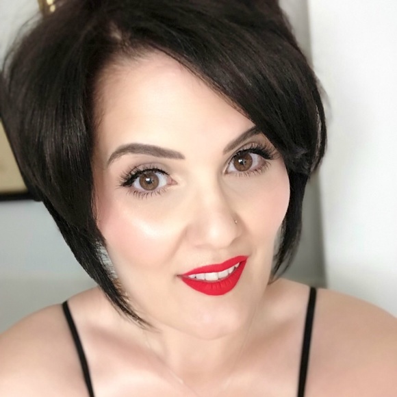 Meet your Posher, Erika - Picture 1 of 1